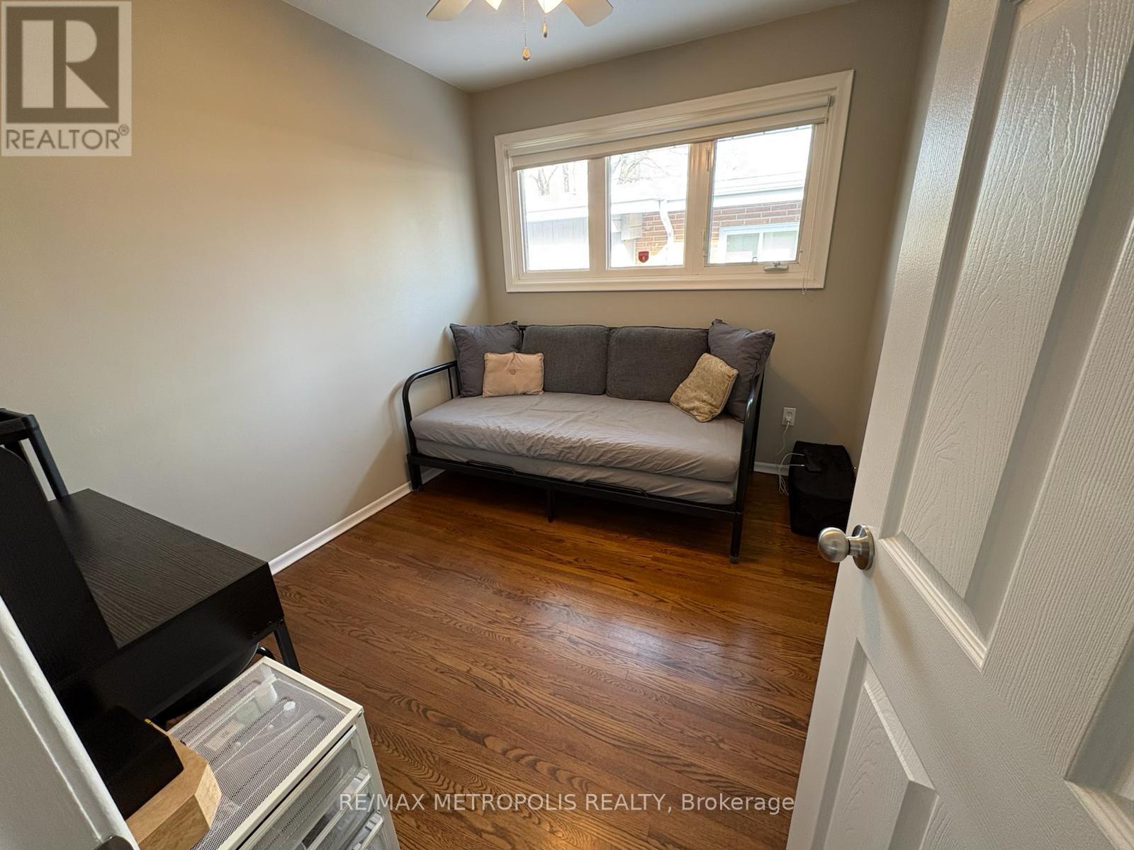 129 Briar Court, Oshawa (Eastdale), Ontario  L1G 6M4 - Photo 3 - E12857072