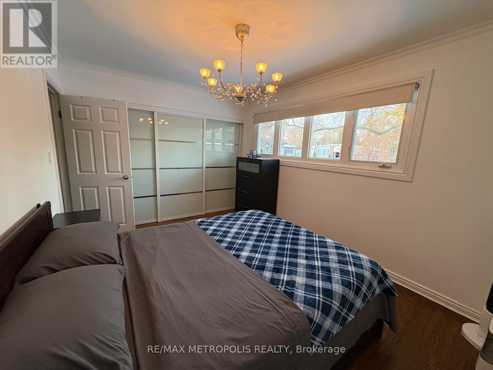 129 Briar Court, Oshawa (Eastdale), Ontario  L1G 6M4 - Photo 6 - E12857072