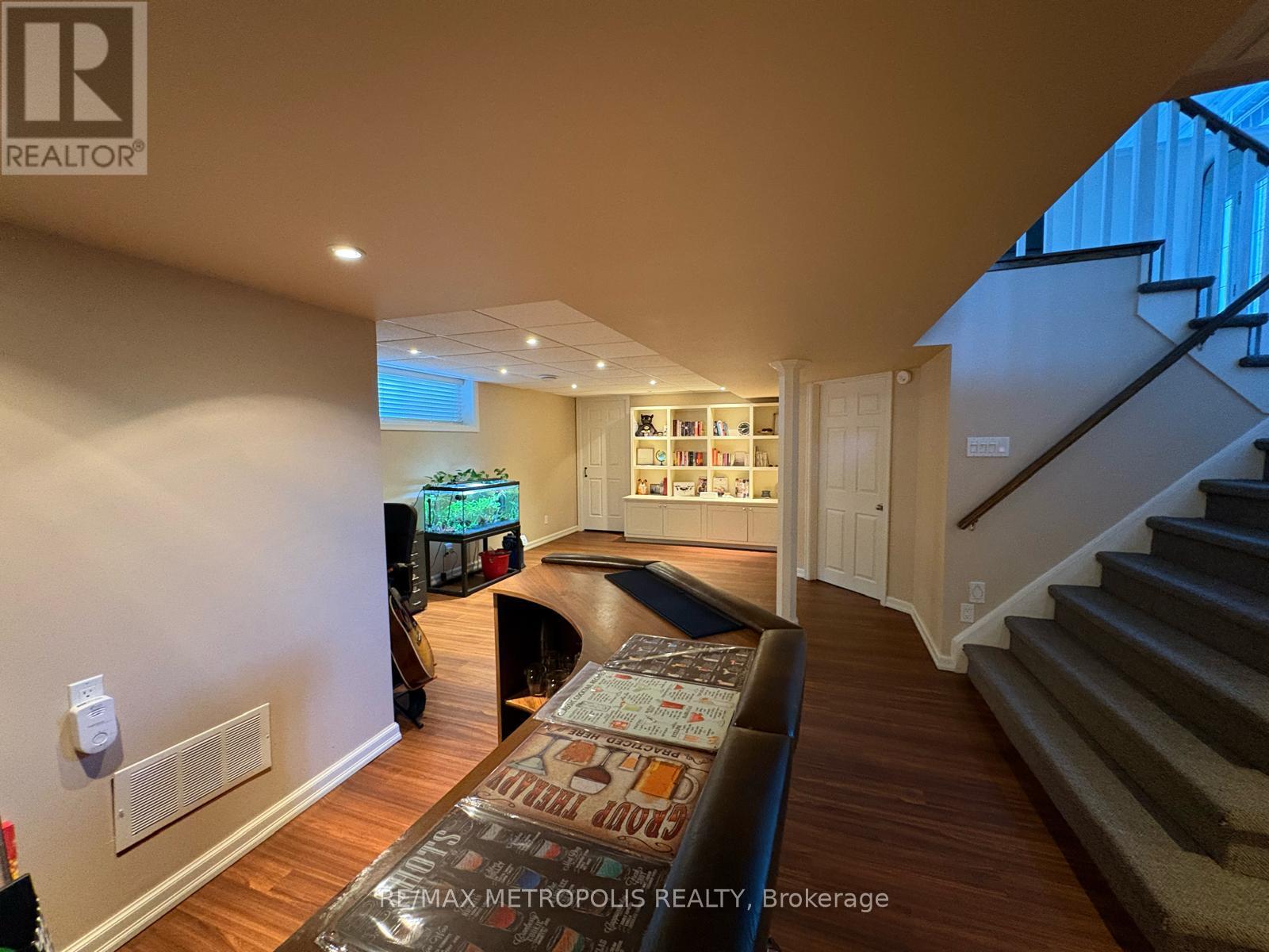 129 Briar Court, Oshawa (Eastdale), Ontario  L1G 6M4 - Photo 7 - E12857072