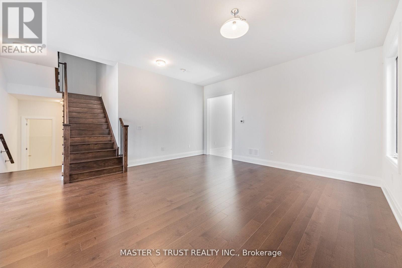 15 Backhouse Drive, Richmond Hill, Ontario  L4E 1M8 - Photo 9 - N12857100