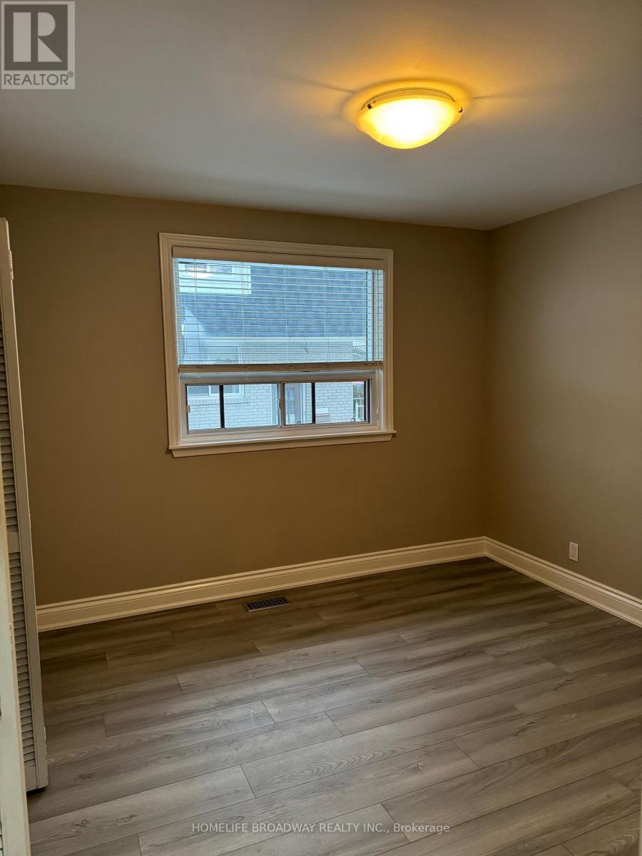 Main Floor - 381 Taylor Mills Drive, Richmond Hill, Ontario  L4C 2V1 - Photo 8 - N12692922