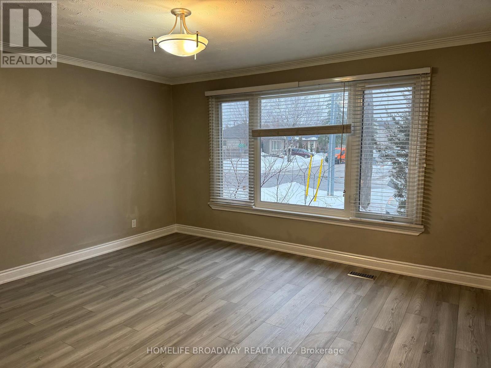 Main Floor - 381 Taylor Mills Drive, Richmond Hill, Ontario  L4C 2V1 - Photo 6 - N12692922