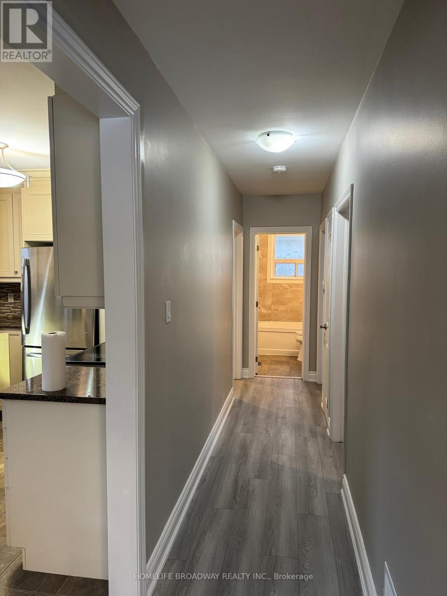 Main Floor - 381 Taylor Mills Drive, Richmond Hill, Ontario  L4C 2V1 - Photo 7 - N12692922