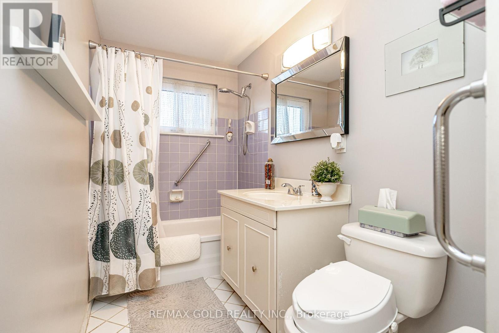 6 Eldon Court, Brampton, Ontario  L6T 2B9 - Photo 20 - W12853606