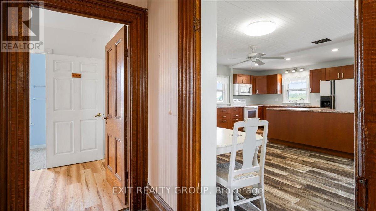 837 Casey Road, Belleville (Thurlow Ward), Ontario  K8N 4Z6 - Photo 10 - X12853240