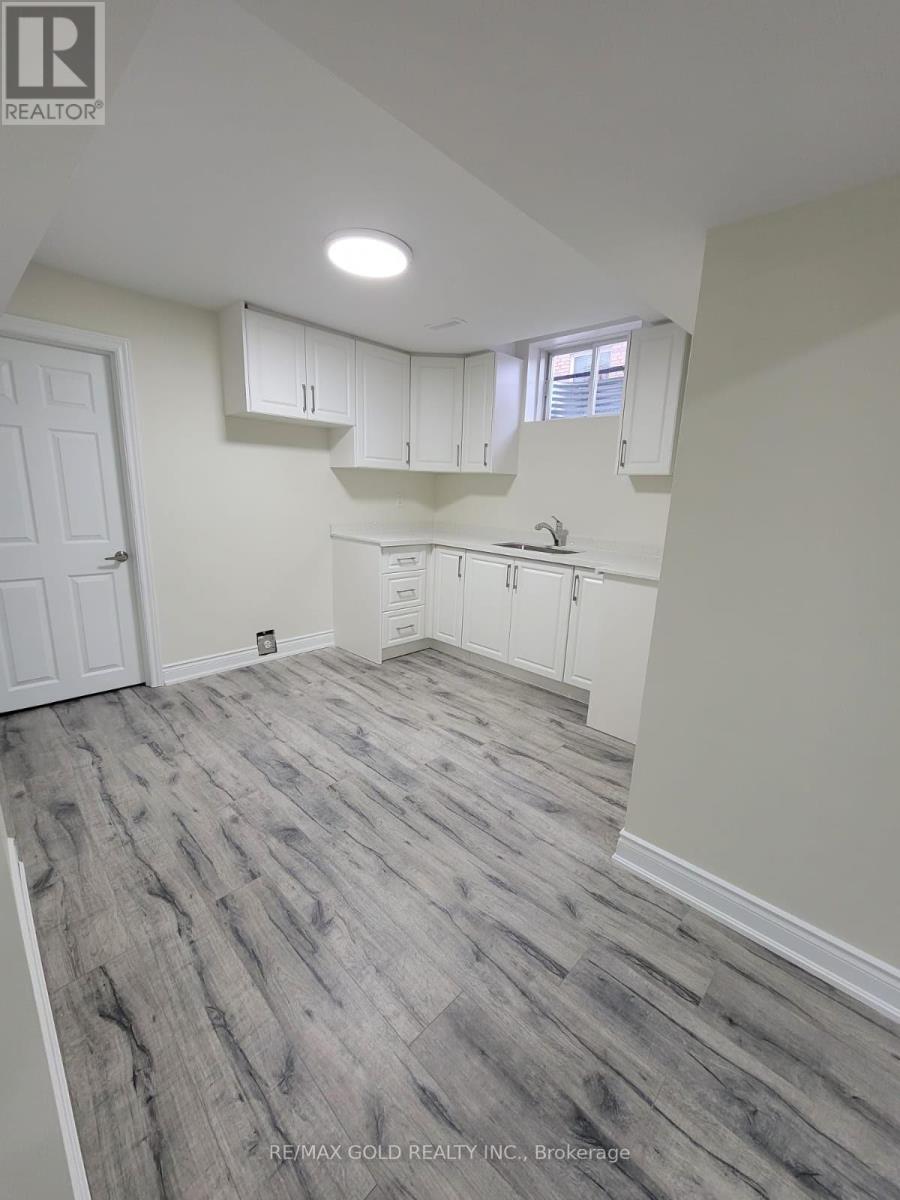 4 Devonsleigh Drive, Brampton, Ontario  L7A 3S9 - Photo 1 - W12857076