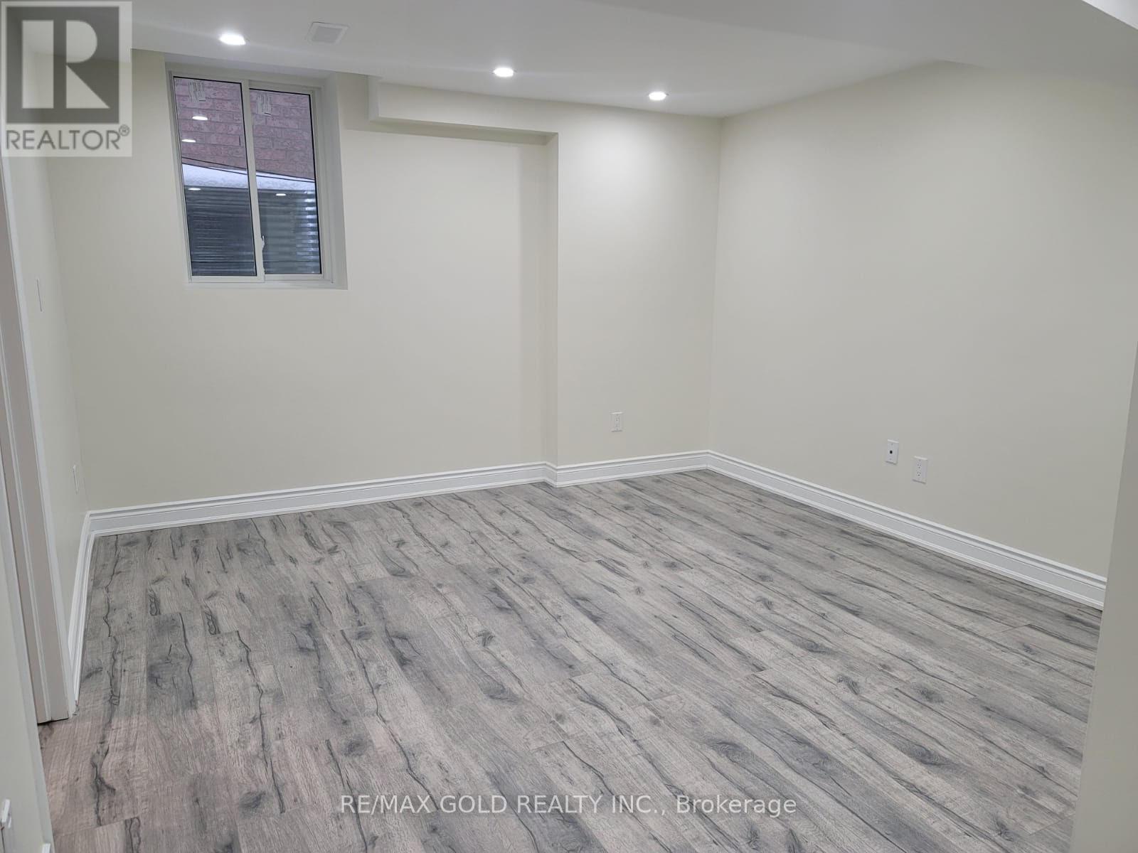 4 Devonsleigh Drive, Brampton, Ontario  L7A 3S9 - Photo 5 - W12857076