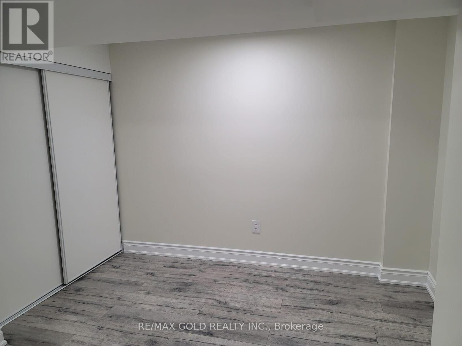 4 Devonsleigh Drive, Brampton, Ontario  L7A 3S9 - Photo 6 - W12857076