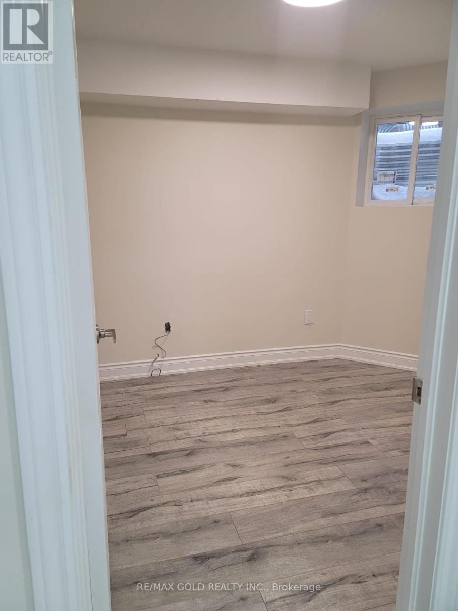 4 Devonsleigh Drive, Brampton, Ontario  L7A 3S9 - Photo 9 - W12857076