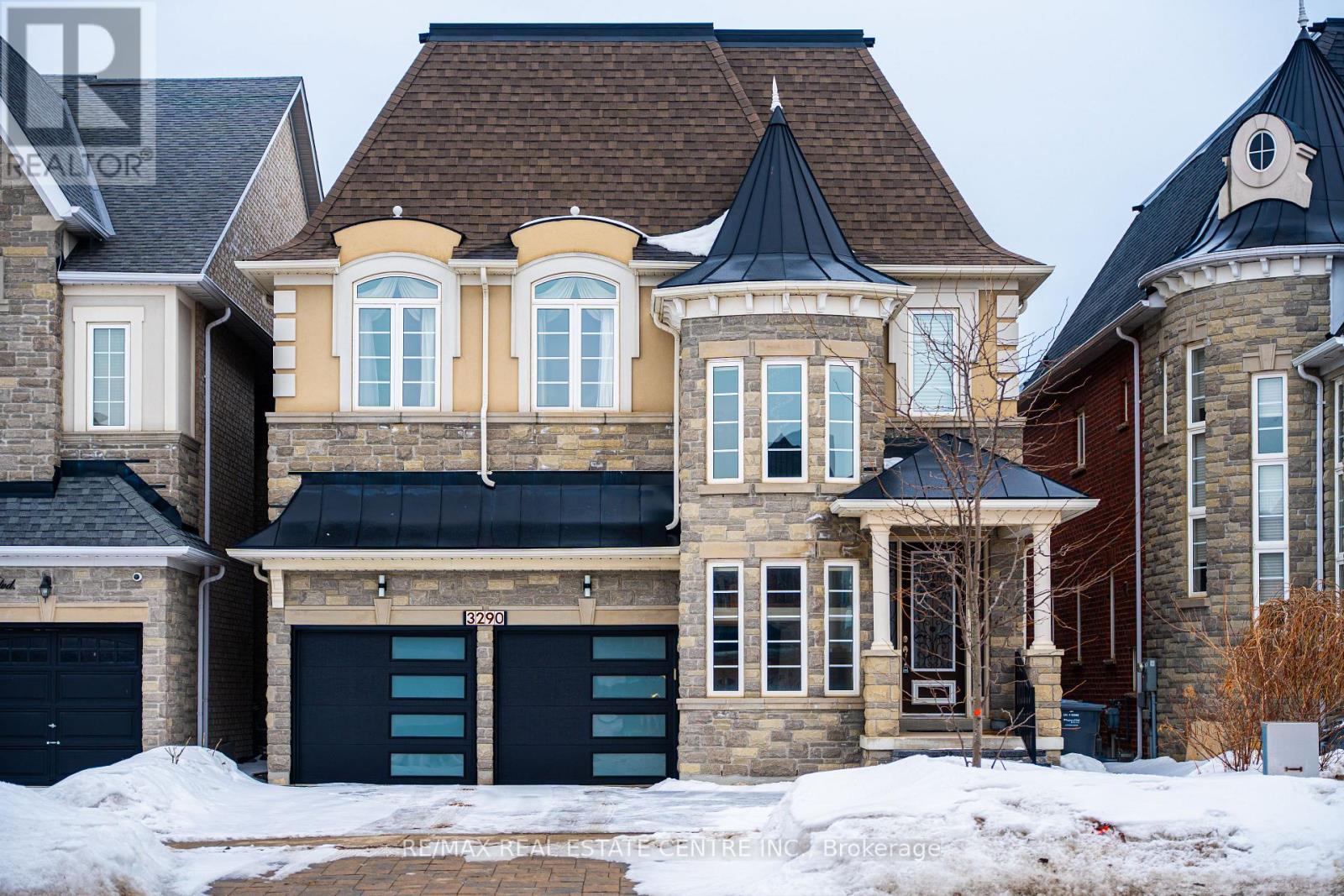 3290 ERIN CENTRE BOULEVARD, Mississauga, Ontario