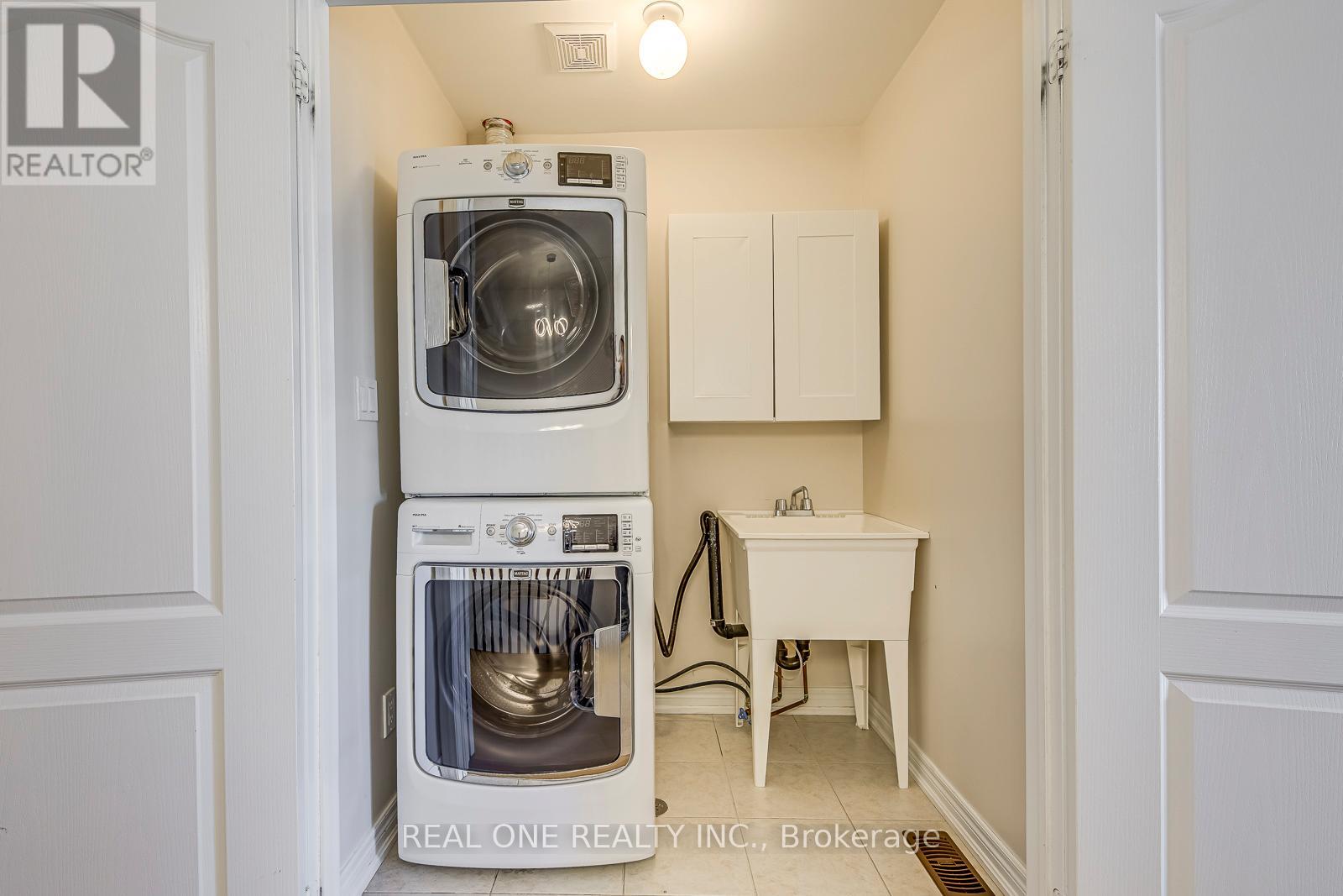 1331 Kestell Boulevard, Oakville, Ontario  L6H 0C8 - Photo 41 - W12857090