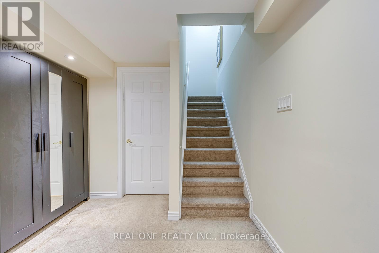 1331 Kestell Boulevard, Oakville, Ontario  L6H 0C8 - Photo 42 - W12857090