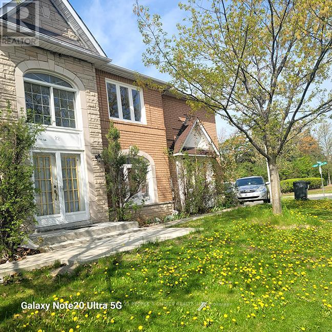 22 Yellow Brick Road, Brampton (Brampton North), Ontario  L6V 4K9 - Photo 4 - W12857108