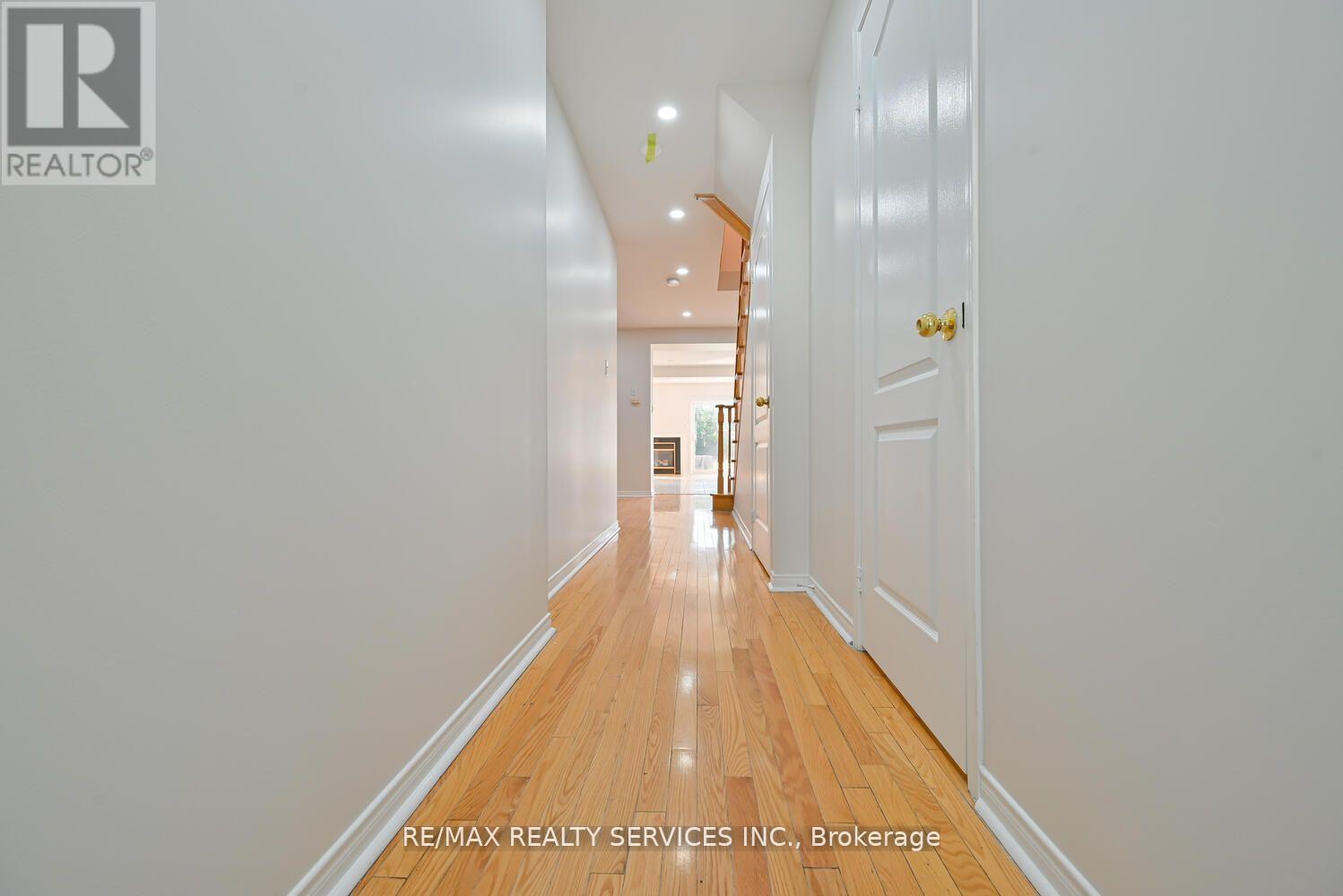 102 Sand Cherry Crescent, Brampton, Ontario  L6R 3B2 - Photo 3 - W12857112