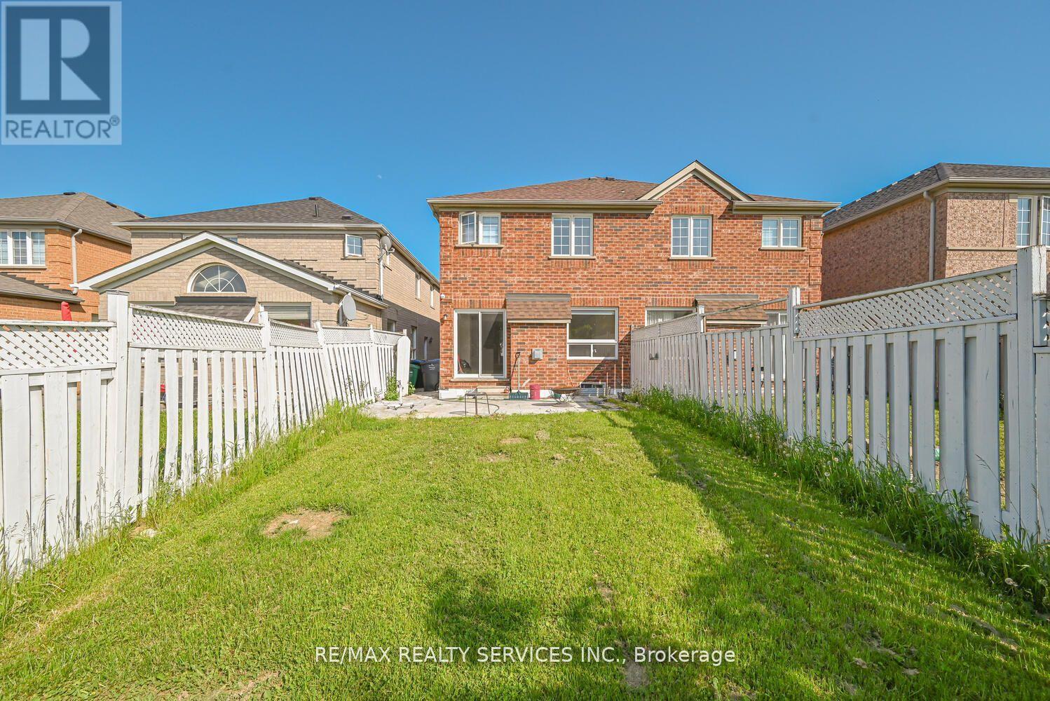 102 Sand Cherry Crescent, Brampton, Ontario  L6R 3B2 - Photo 6 - W12857112