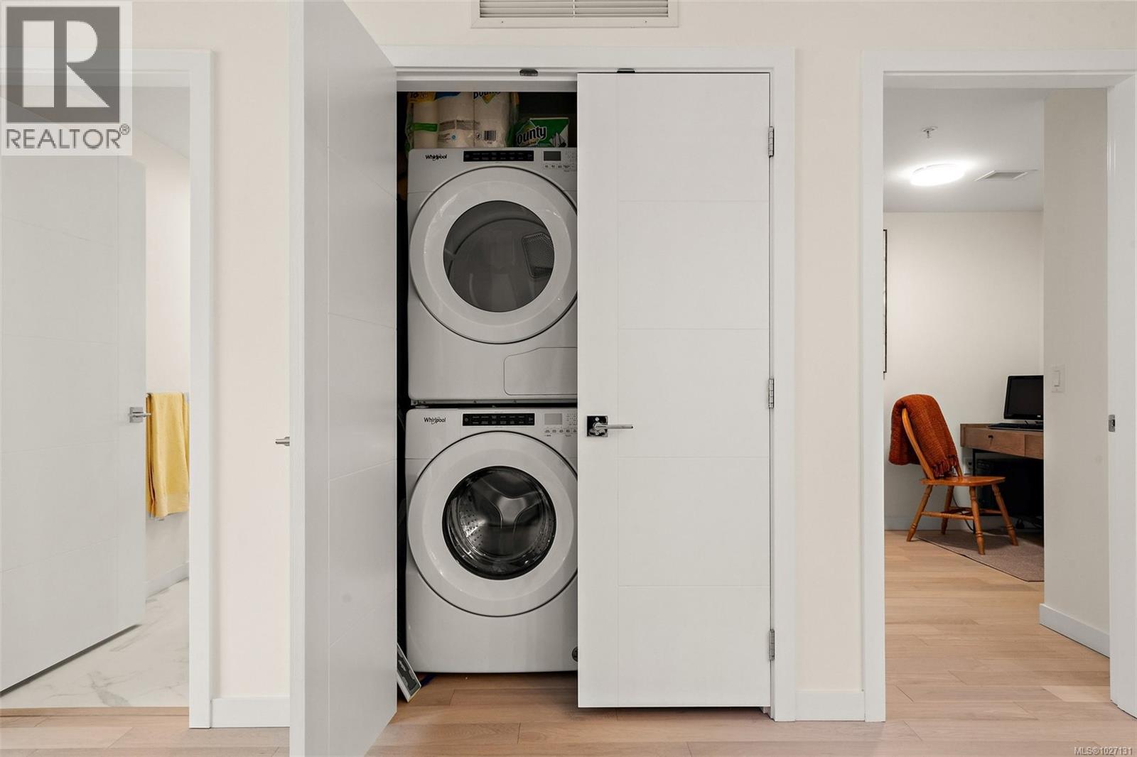 309 5120 Cordova Bay Rd, Saanich, British Columbia  V8Y 2K5 - Photo 15 - 1027131