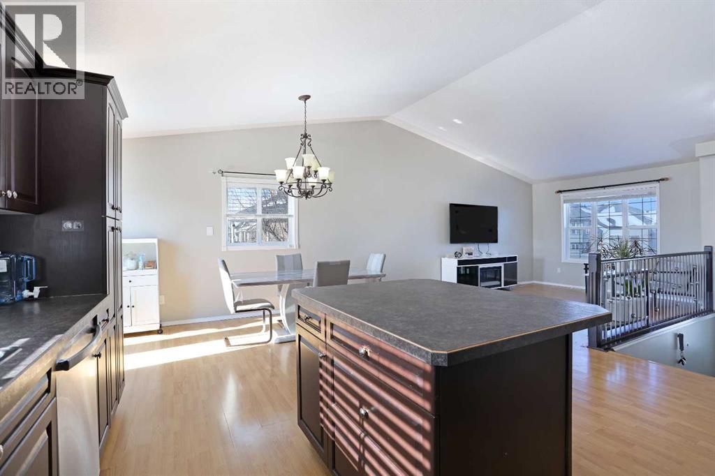 11 Upland Bay W, Brooks, Alberta  T1R 1N1 - Photo 13 - A2288677