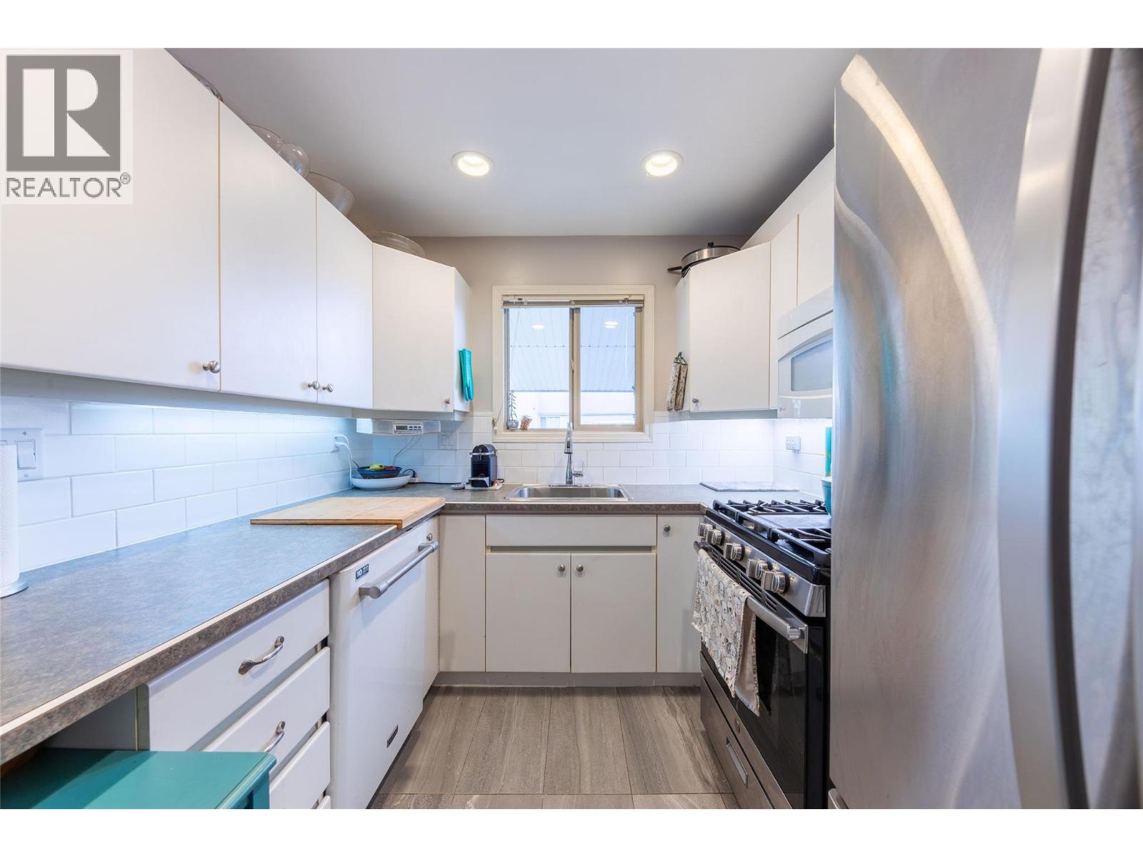 1555 Summit Drive Unit# 8, Kamloops, British Columbia  V2E 1E9 - Photo 15 - 10378202