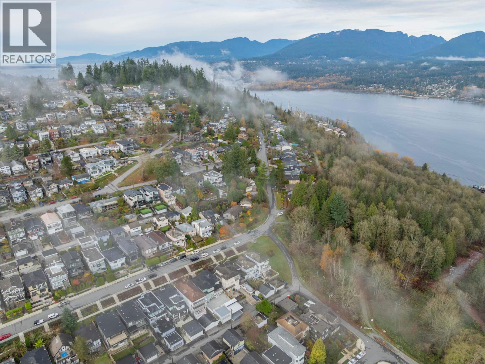 211 N Warwick Avenue, Burnaby, British Columbia  V5B 1K8 - Photo 28 - R3069548