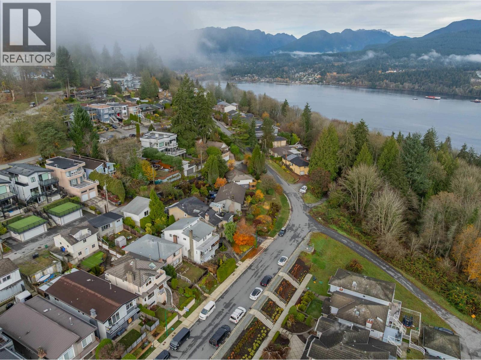 211 N Warwick Avenue, Burnaby, British Columbia  V5B 1K8 - Photo 21 - R3069548