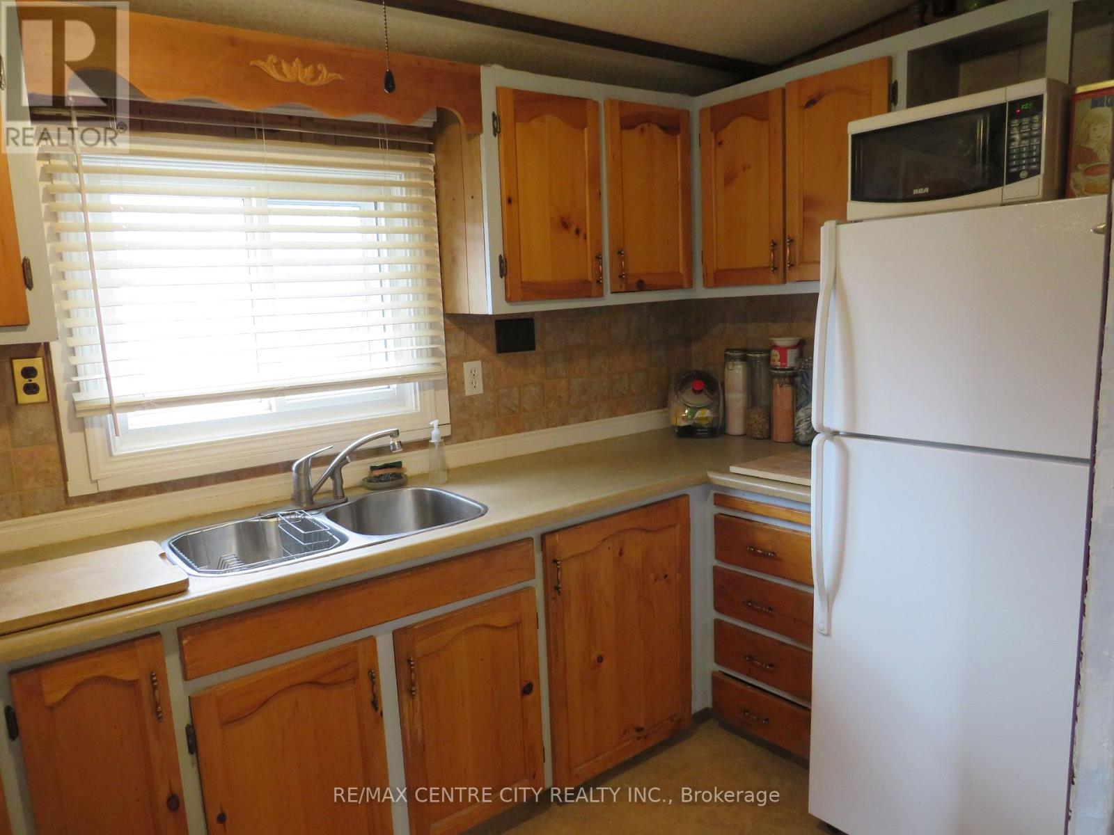 5 - 198 Springbank Drive, London South, Ontario  N6J 1G1 - Photo 3 - X12857142