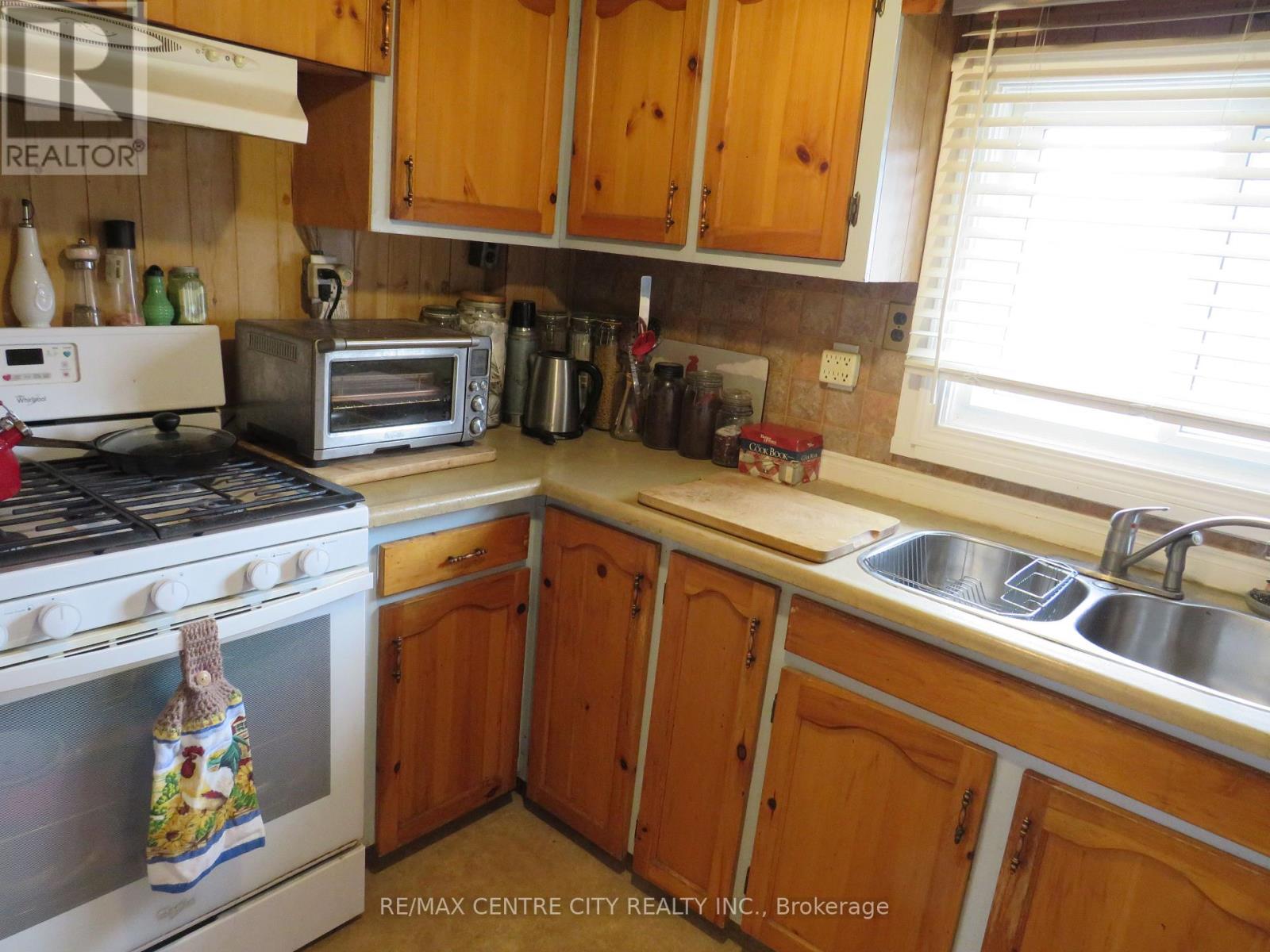 5 - 198 Springbank Drive, London South, Ontario  N6J 1G1 - Photo 4 - X12857142