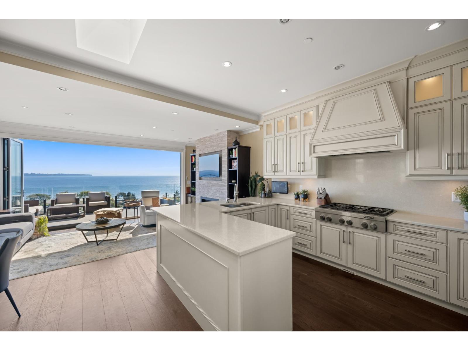 14786 Mcdonald Avenue, White Rock, British Columbia  V4B 2C8 - Photo 3 - R3097080