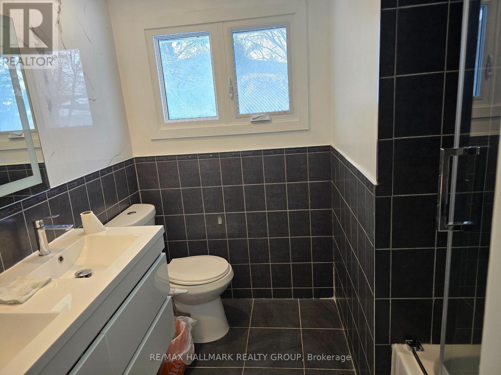 2706 Hickson Crescent, Ottawa, Ontario  K2H 6Y6 - Photo 11 - X12857156