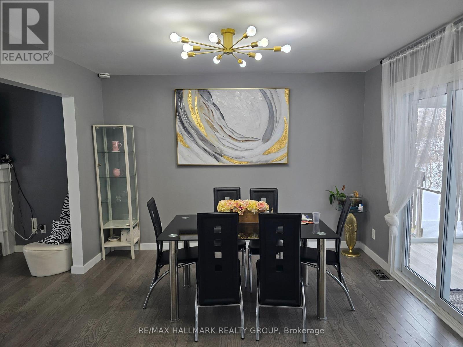 2706 Hickson Crescent, Ottawa, Ontario  K2H 6Y6 - Photo 4 - X12857156