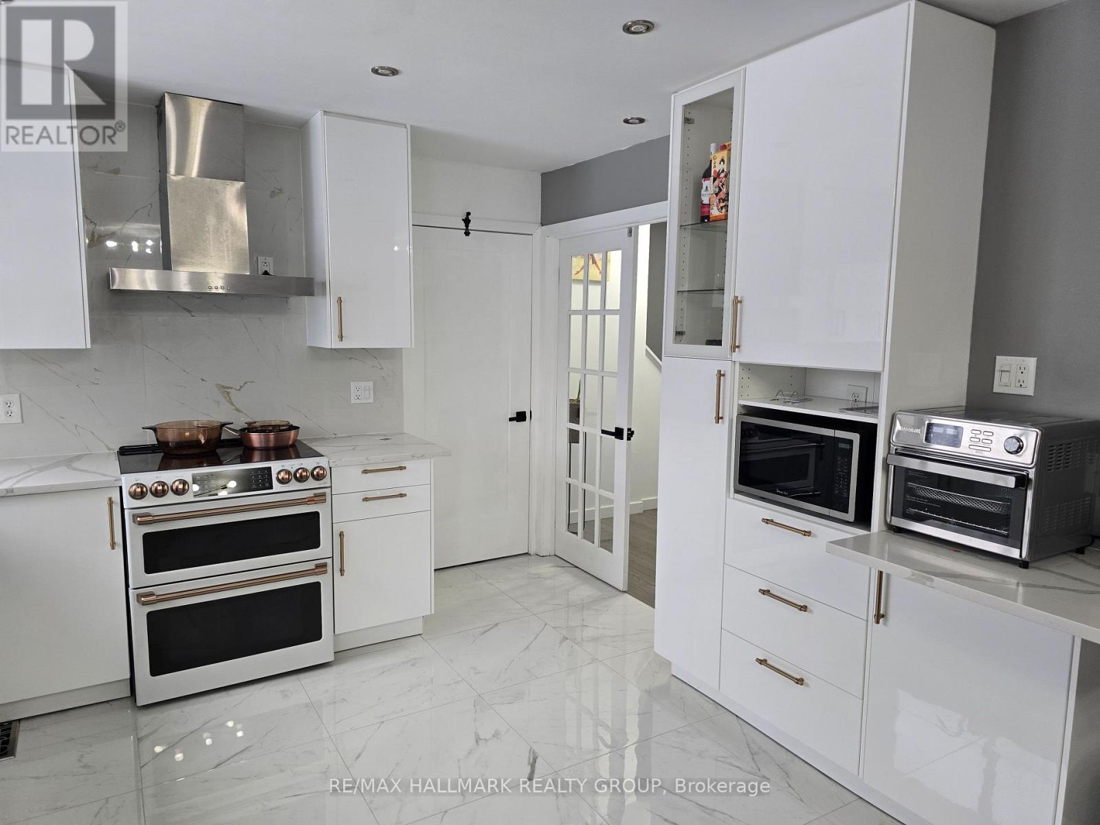 2706 Hickson Crescent, Ottawa, Ontario  K2H 6Y6 - Photo 5 - X12857156