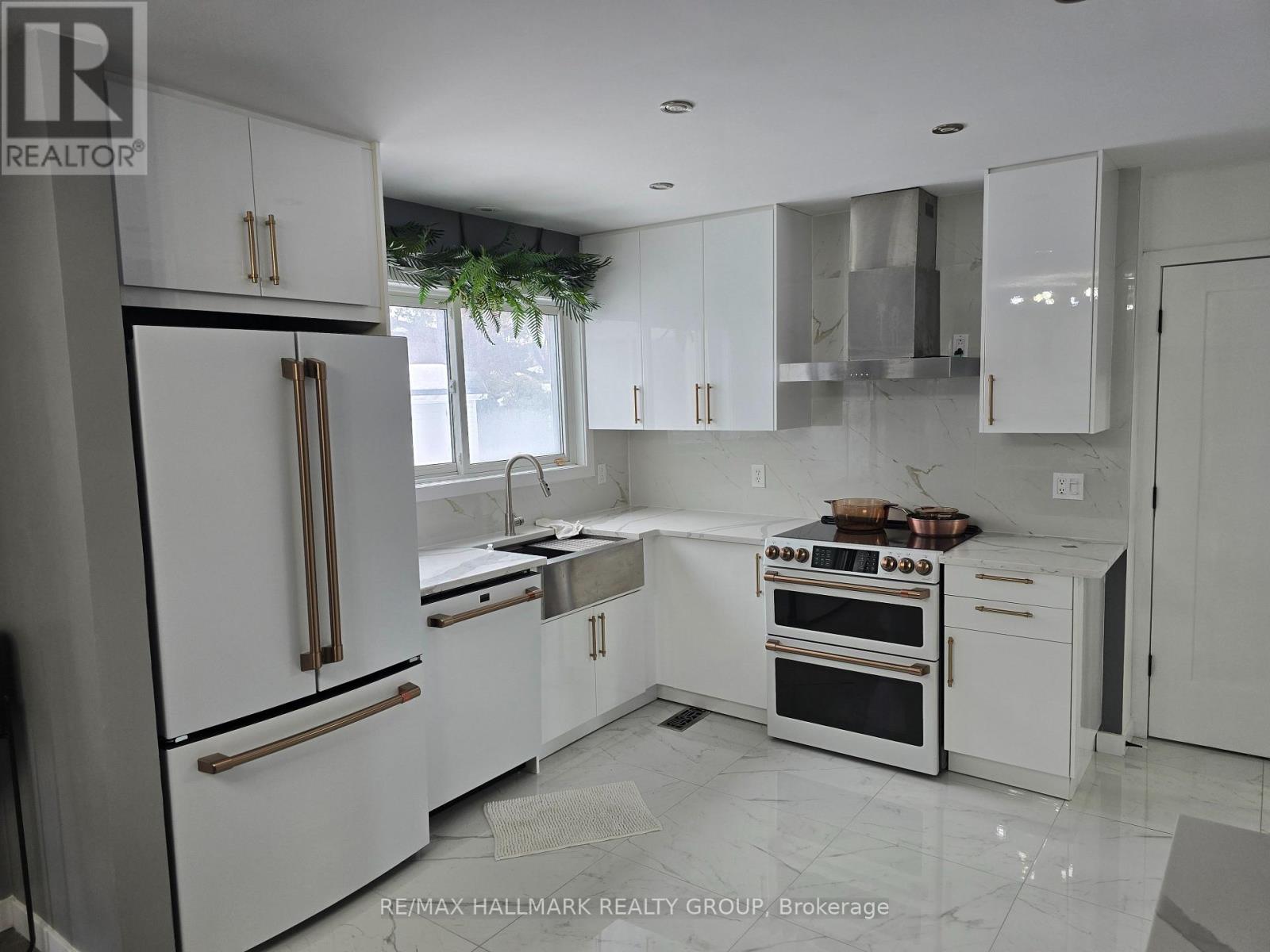 2706 Hickson Crescent, Ottawa, Ontario  K2H 6Y6 - Photo 6 - X12857156