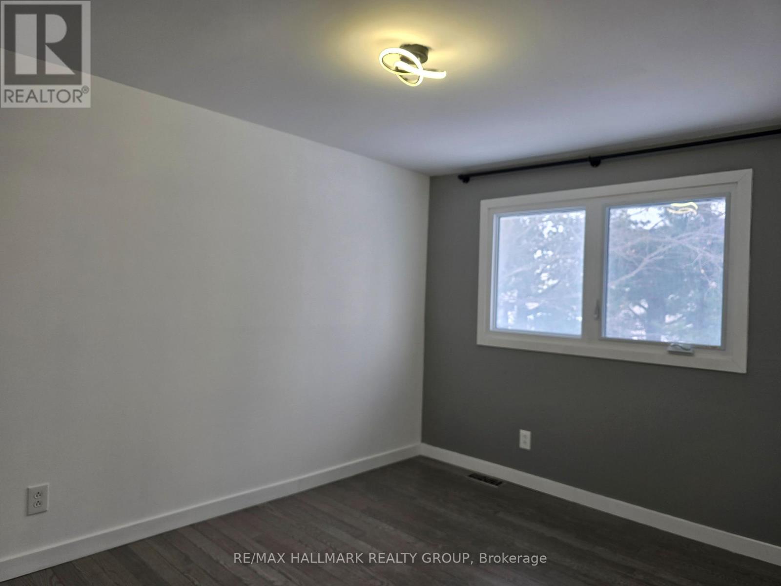 2706 Hickson Crescent, Ottawa, Ontario  K2H 6Y6 - Photo 7 - X12857156