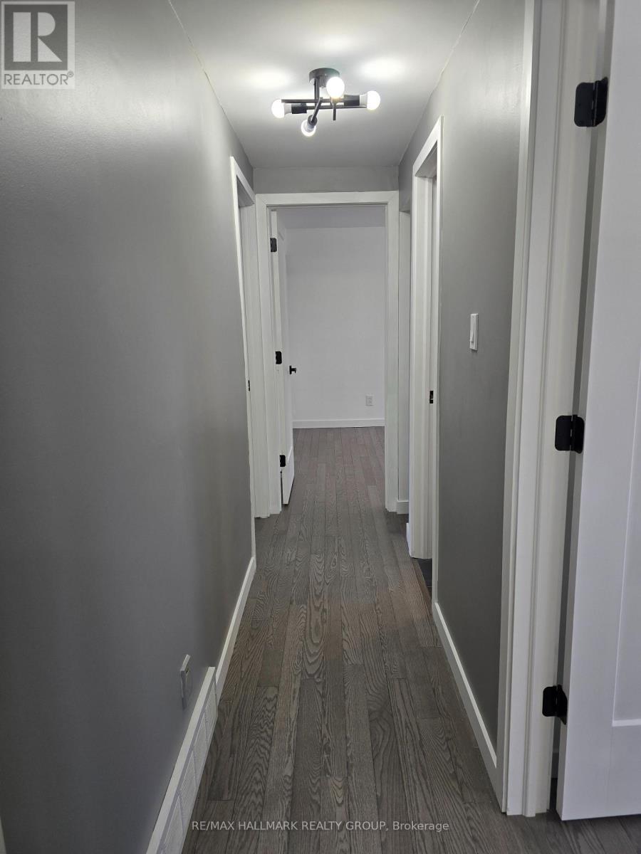 2706 Hickson Crescent, Ottawa, Ontario  K2H 6Y6 - Photo 8 - X12857156