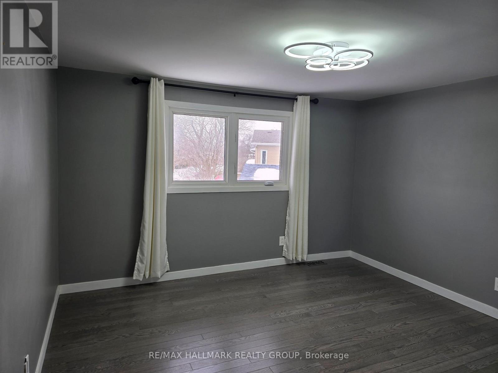 2706 Hickson Crescent, Ottawa, Ontario  K2H 6Y6 - Photo 9 - X12857156