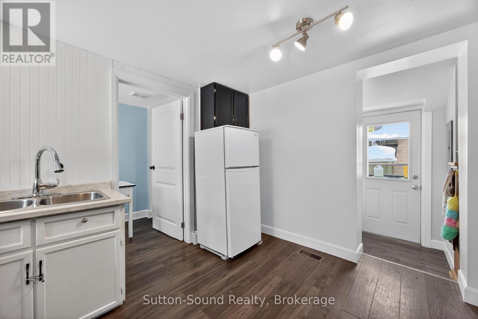 184 Gould Street, South Bruce Peninsula, Ontario  N0H 2T0 - Photo 17 - X12832552