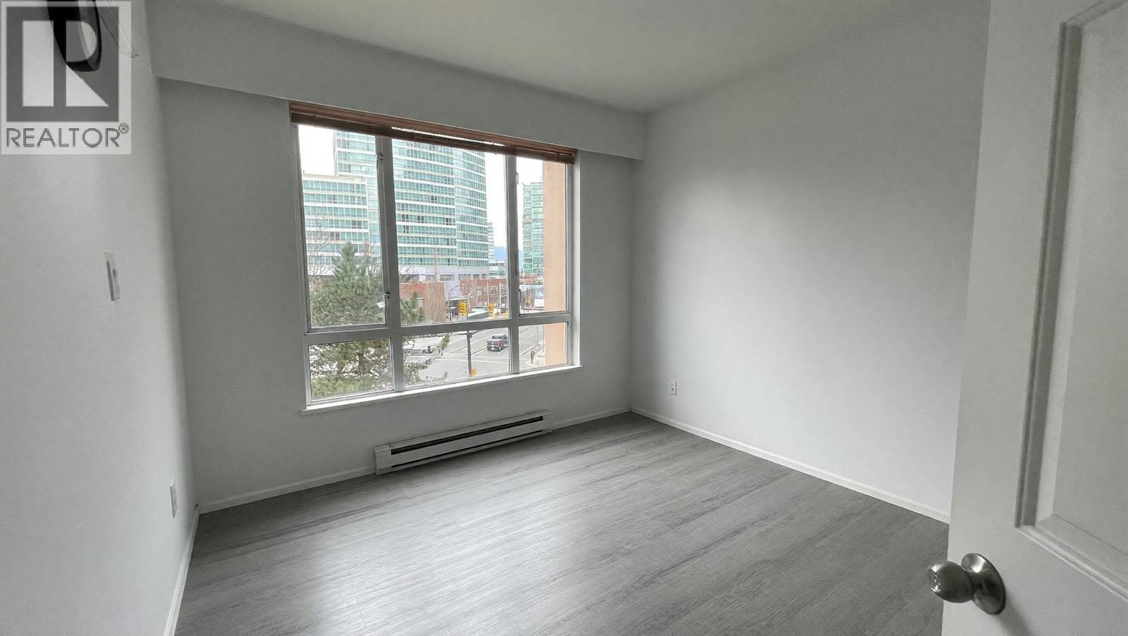 203 6220 Mckay Avenue, Burnaby, British Columbia  V5H 4M8 - Photo 3 - R3096873