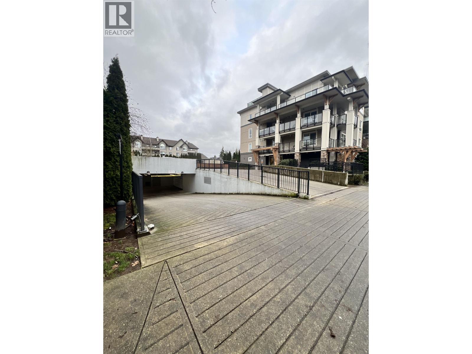 302 12409 Harris Road, Pitt Meadows, British Columbia  V3Y 0E7 - Photo 2 - R3097150