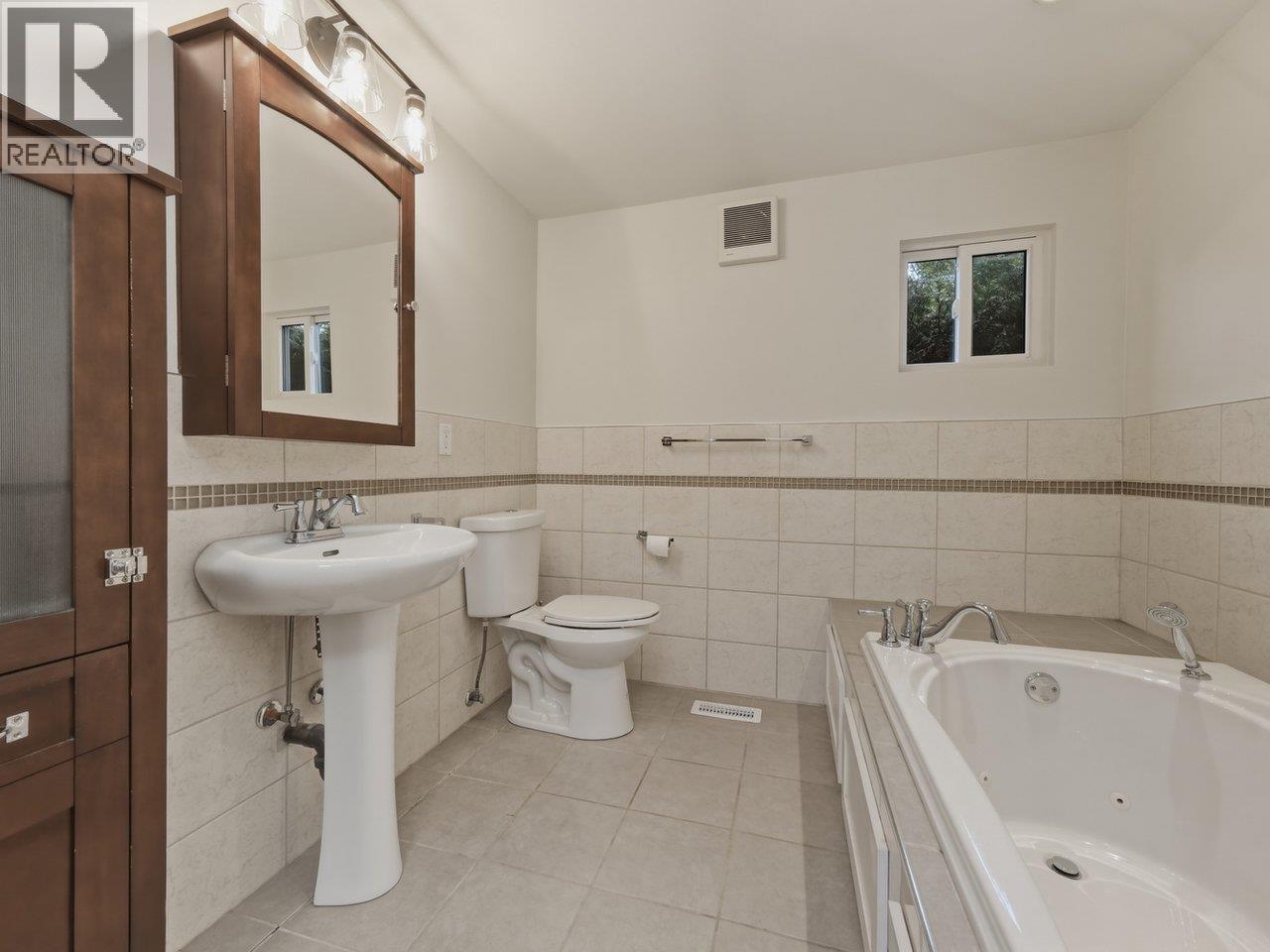 233 Tyee Drive, West Vancouver, British Columbia  V7P 1C7 - Photo 25 - R3097160