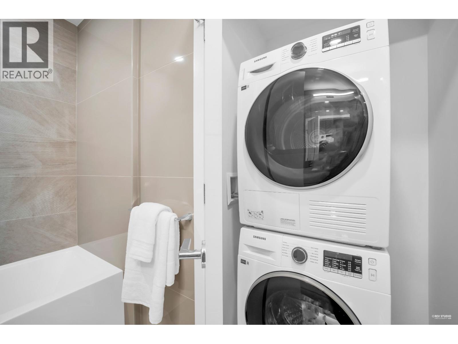 1301 5593 No. 3 Road, Richmond, British Columbia  V6X 0X6 - Photo 11 - R3096982