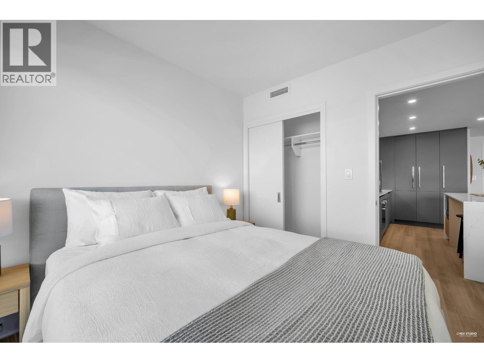 1301 5593 No. 3 Road, Richmond, British Columbia  V6X 0X6 - Photo 14 - R3096982