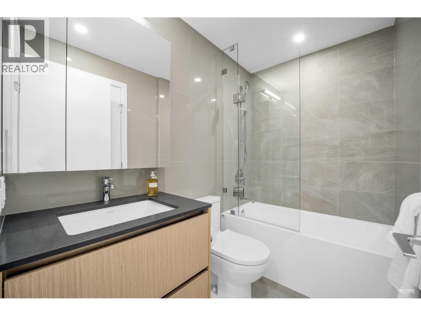 1301 5593 No. 3 Road, Richmond, British Columbia  V6X 0X6 - Photo 12 - R3096982