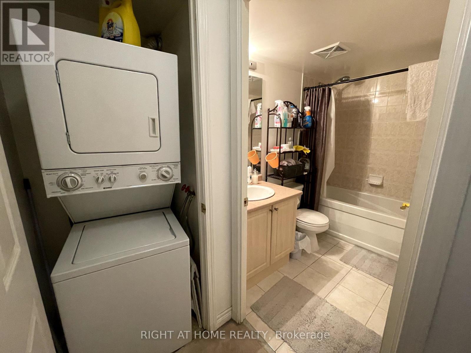 1607 - 30 Grand Trunk Crescent, Toronto, Ontario  M5J 3A4 - Photo 15 - C12857148