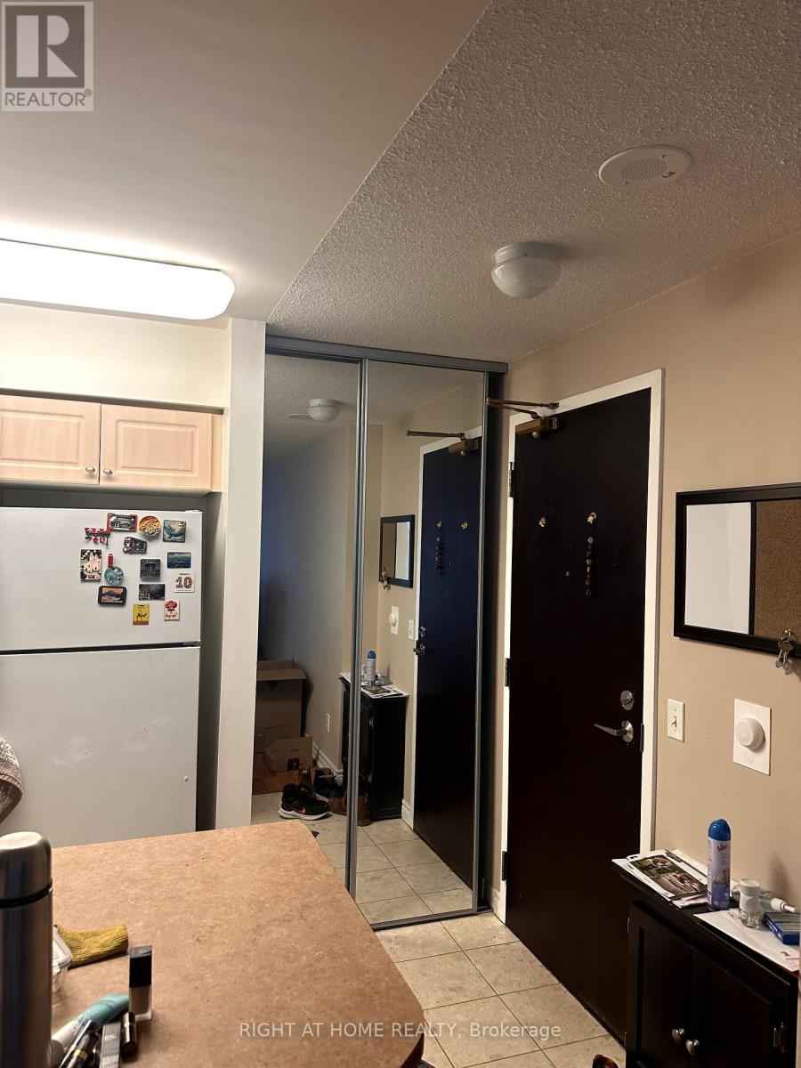 1607 - 30 Grand Trunk Crescent, Toronto, Ontario  M5J 3A4 - Photo 4 - C12857148