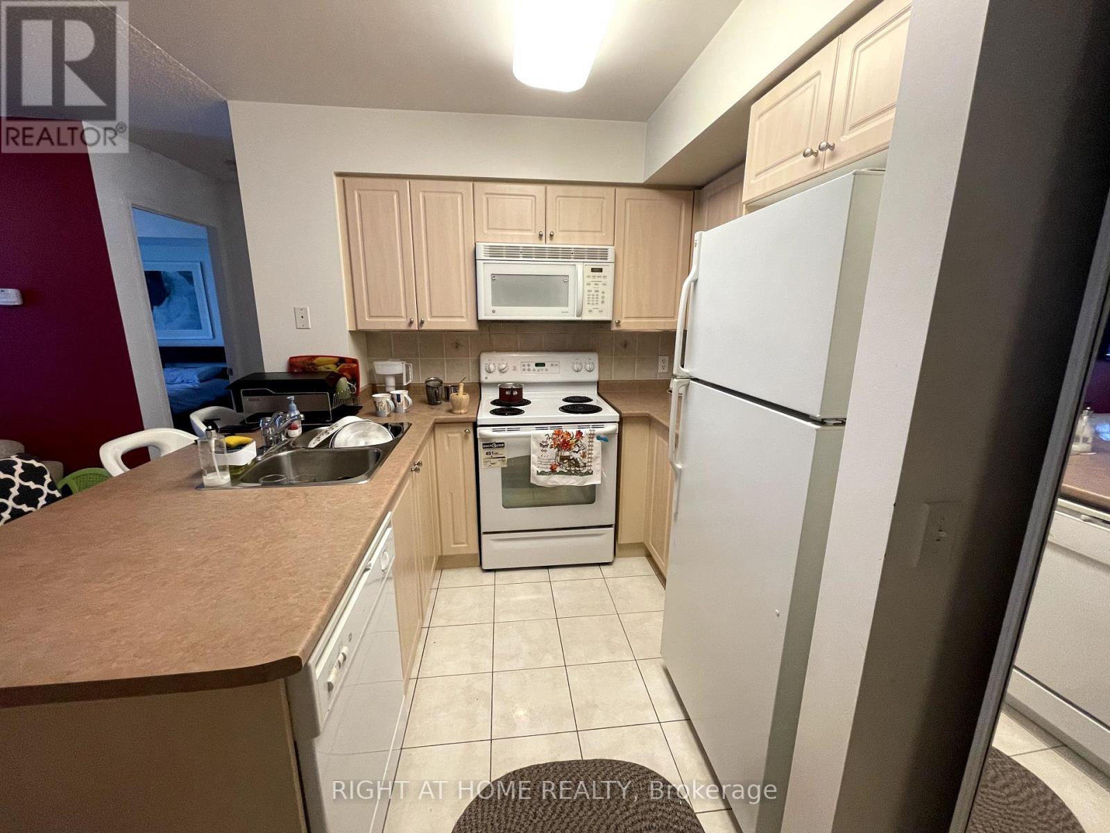 1607 - 30 Grand Trunk Crescent, Toronto, Ontario  M5J 3A4 - Photo 5 - C12857148