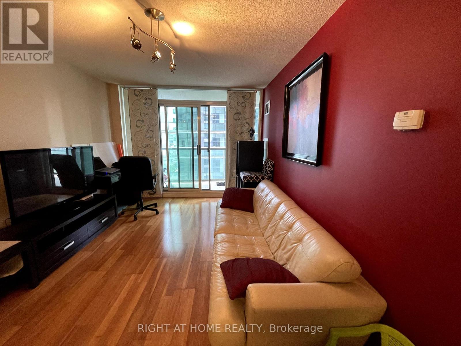 1607 - 30 Grand Trunk Crescent, Toronto, Ontario  M5J 3A4 - Photo 8 - C12857148