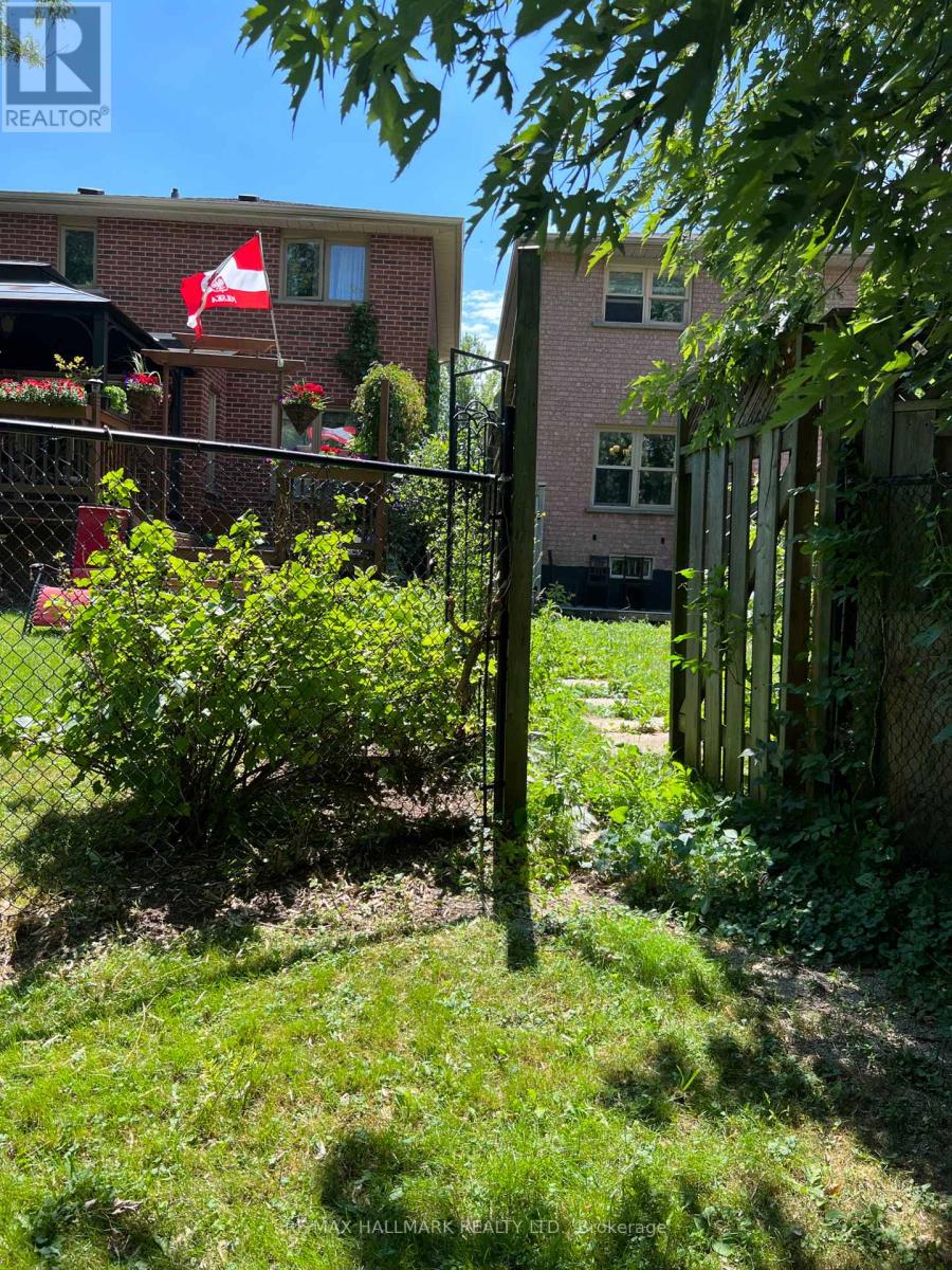 393 Pickering Crescent, Newmarket, Ontario  L3Y 8G8 - Photo 7 - N12857134