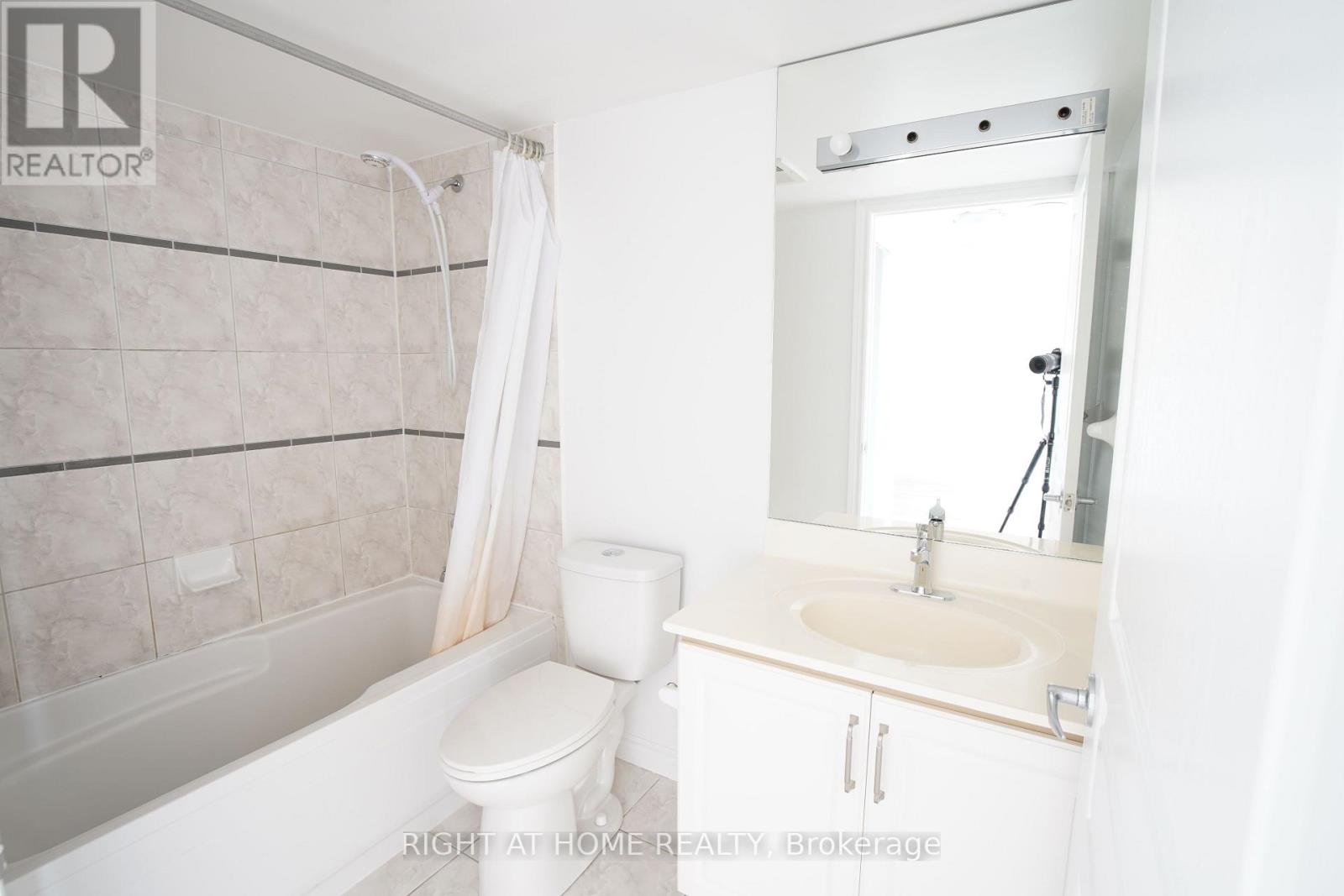 515 - 9015 Leslie Street, Richmond Hill, Ontario  L4B 4J8 - Photo 10 - N12857138