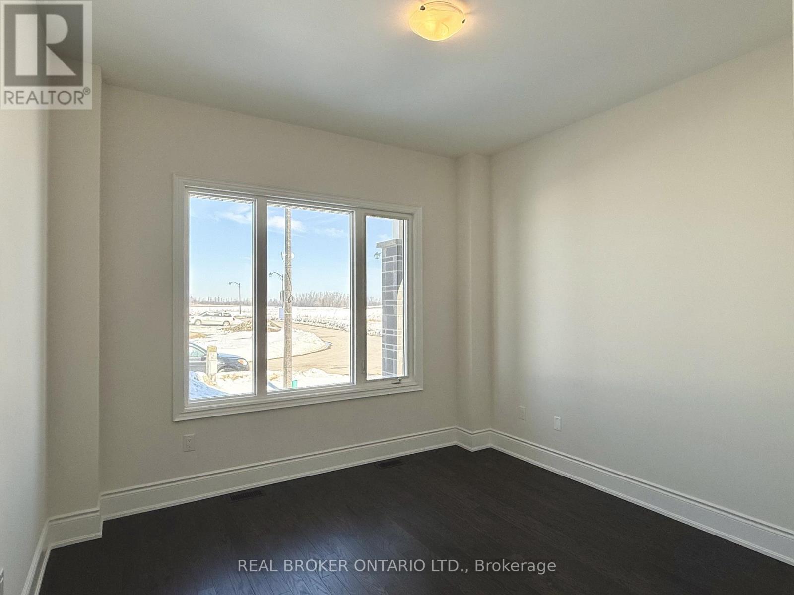 33 Cecil Saunders Drive, Georgina, Ontario  L4P 0T3 - Photo 8 - N12857036