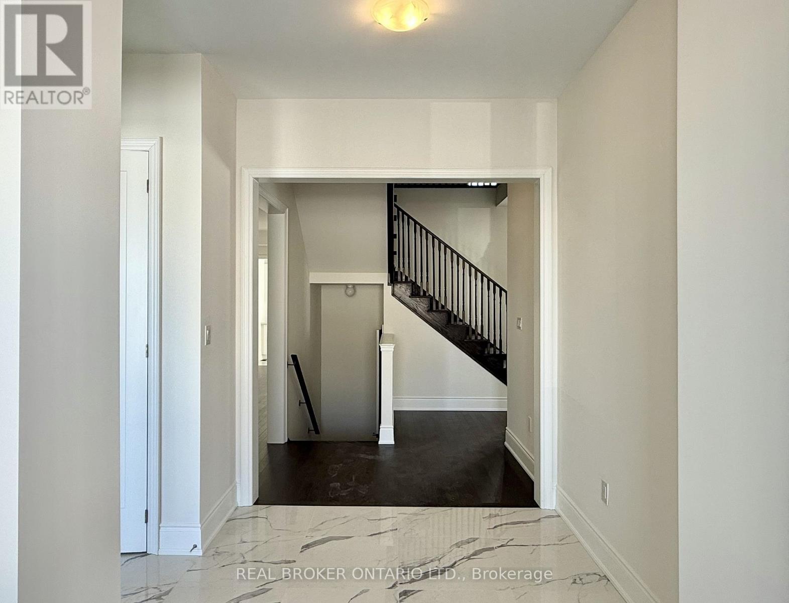 33 Cecil Saunders Drive, Georgina, Ontario  L4P 0T3 - Photo 7 - N12857036