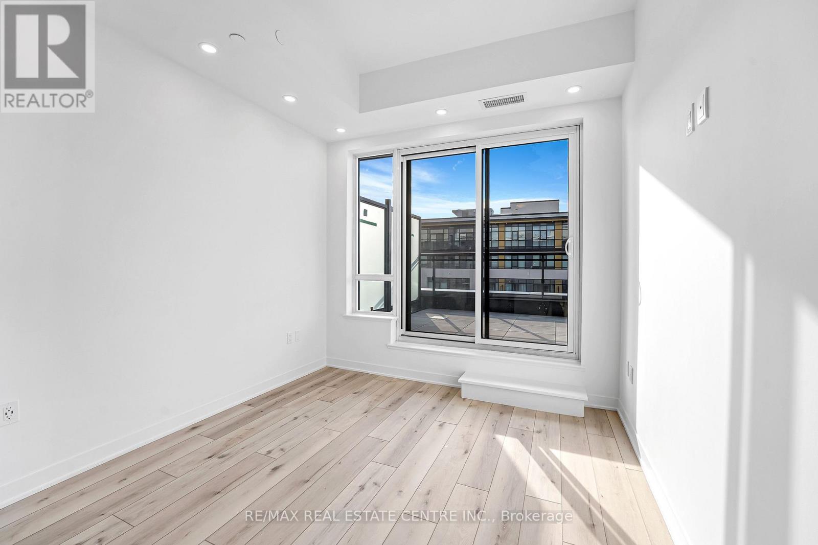 Lph23 - 395 Dundas Street W, Oakville, Ontario  L6M 5R8 - Photo 10 - W12857154